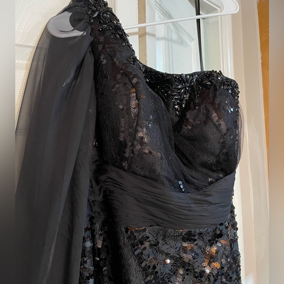 MacDuggal Black One Shoulder Prom Dress 18w - Picture 2 of 5